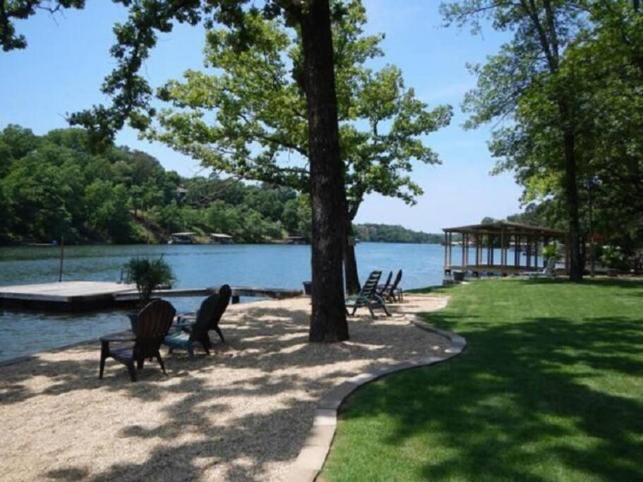 #02 - Unique Lakeside Studio Cottage- Pet Friendly ฮอตสปริงส์ ภายนอก รูปภาพ