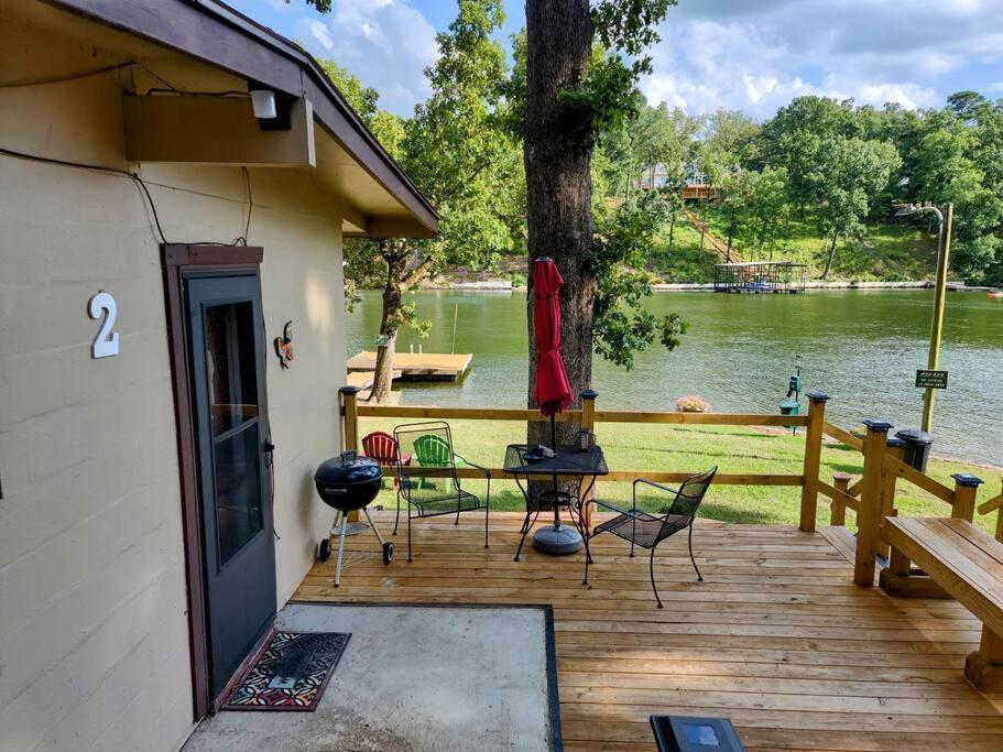 #02 - Unique Lakeside Studio Cottage- Pet Friendly ฮอตสปริงส์ ภายนอก รูปภาพ
